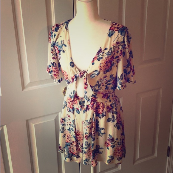 Floral Romper - Picture 3 of 8
